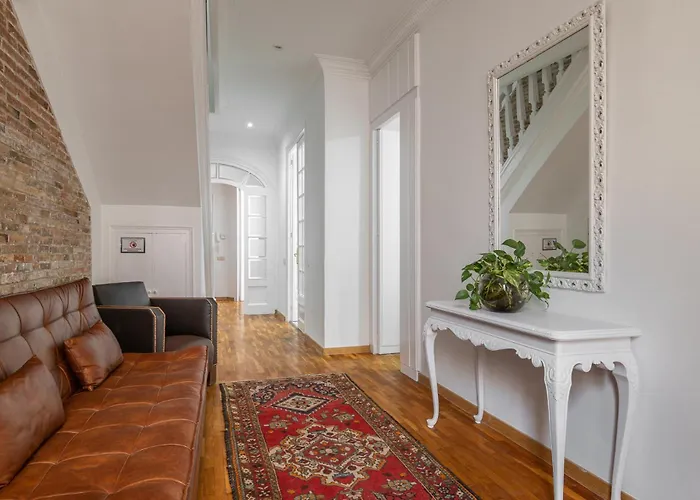 U-nique Creu Coberta Ii *